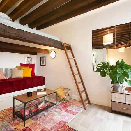 Authentic Apartment In Center Of Parisian Marais Exteriör bild