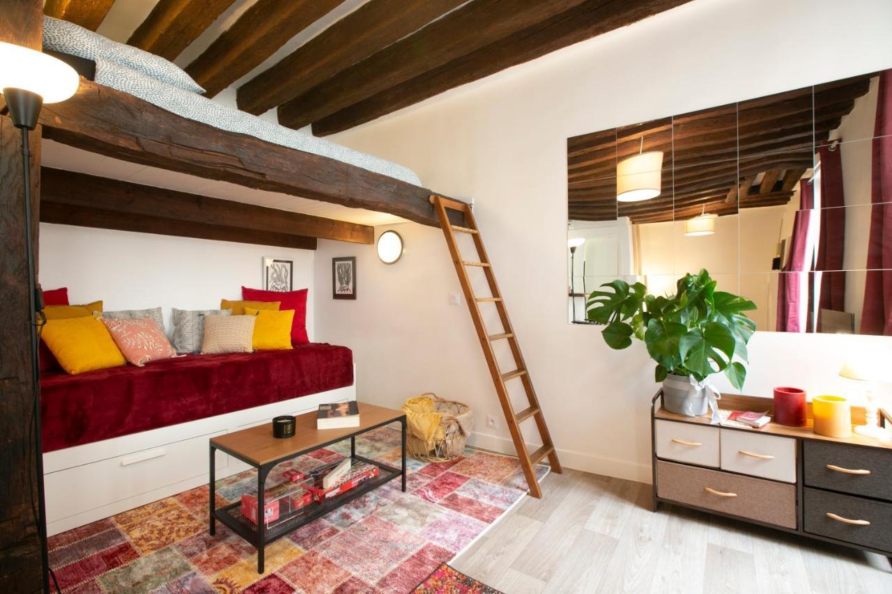 Authentic Apartment In Center Of Parisian Marais Exteriör bild