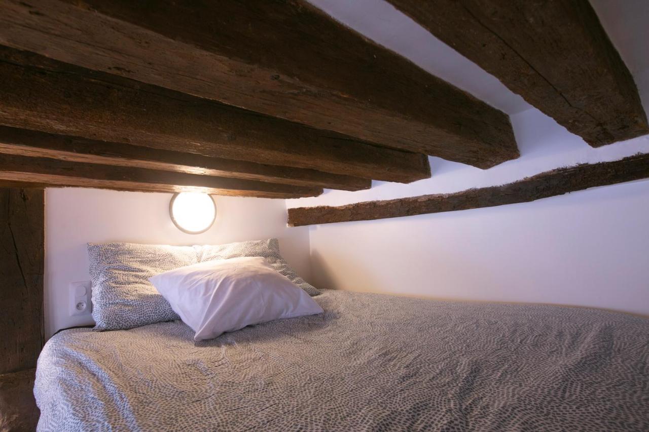 Authentic Apartment In Center Of Parisian Marais Exteriör bild