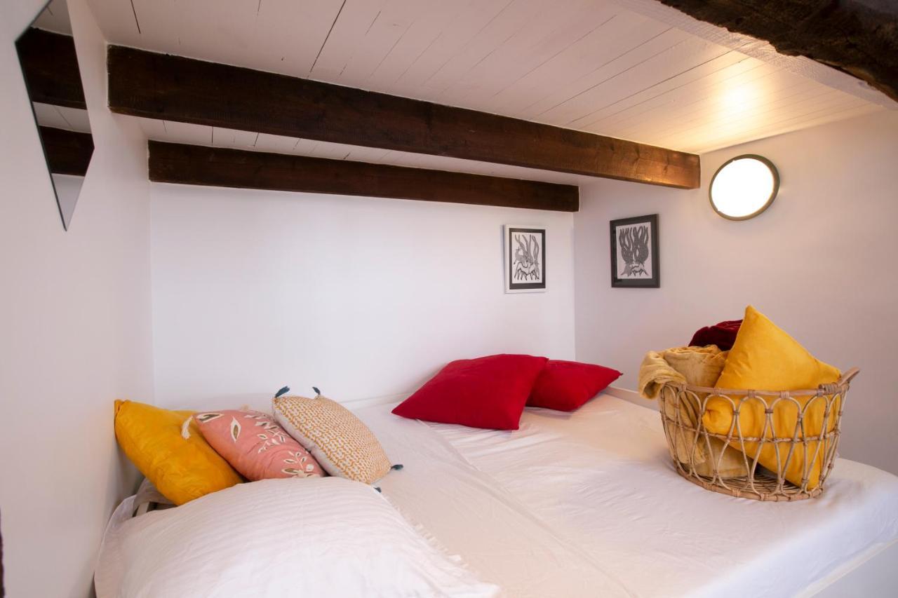 Authentic Apartment In Center Of Parisian Marais Exteriör bild
